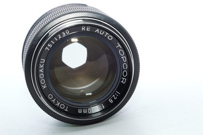 Topcon RE Auto Topcor 100mm f2.8 Telephoto Lens. BLACK. Hood