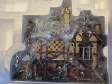 Department 56, Shakespeare's Birthplace, Dickens Village (58515) NIB