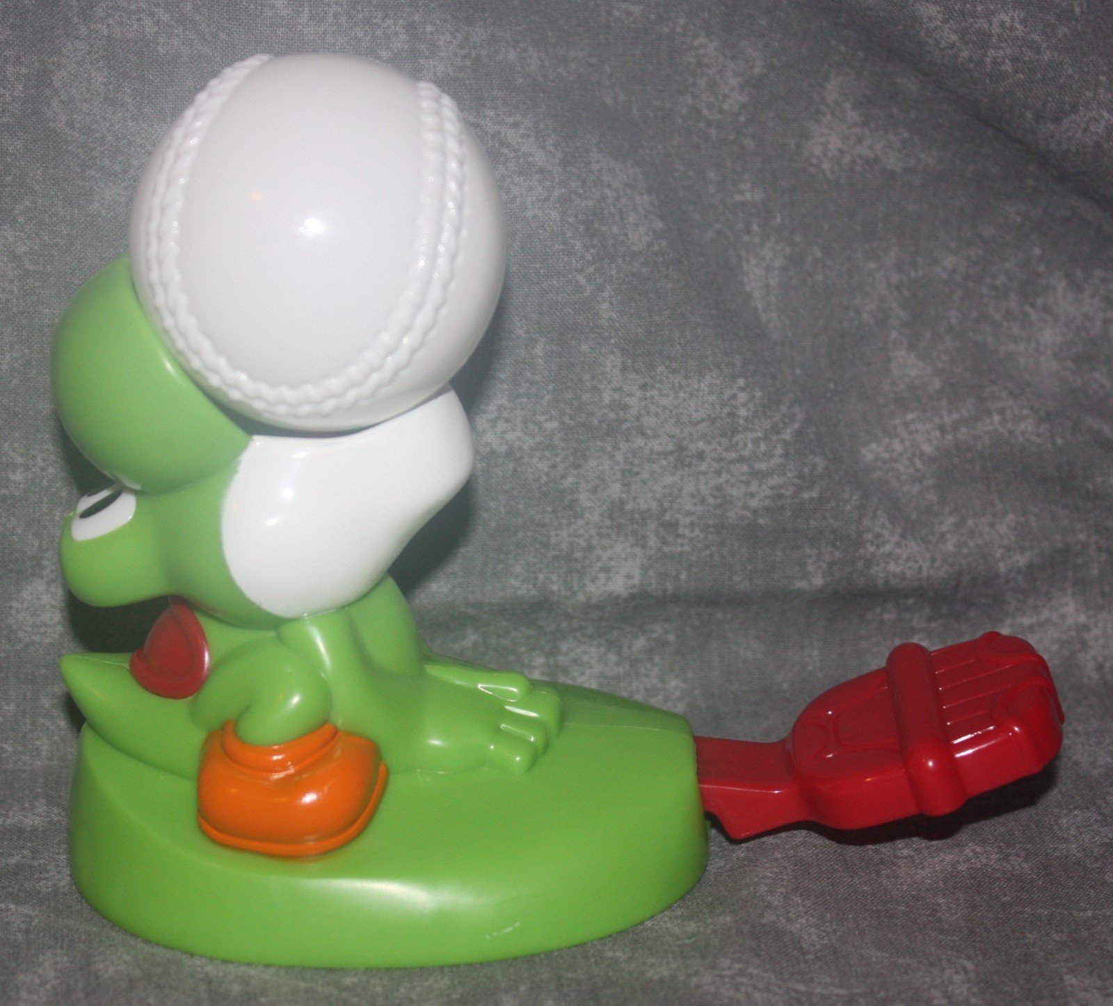 2006 McDonald's #3 Nintendo Yoshi Pop And Catch Toy
