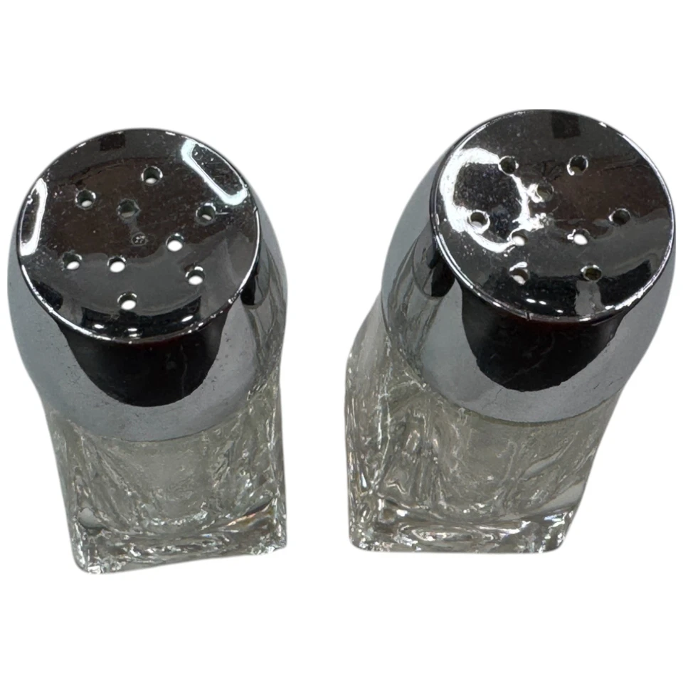 Vintage Clear Glass Square Pillar Restaurant Style Salt and Pepper Shakers - Image 2 of 4