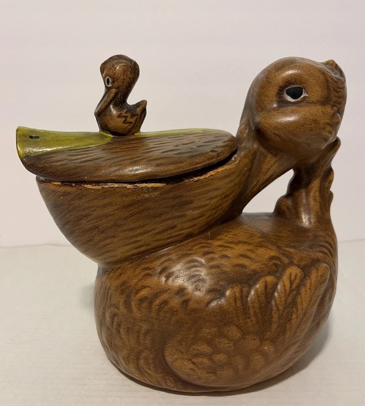 PELICAN W/BABY COOKIE JAR CALIFORNIA ORIGINALS #459