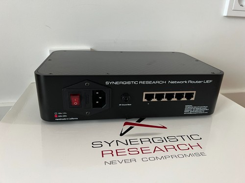 Synergistic Research Network Router UEF with SR Pink fuse, Foundation SX cable - Bild 3 von 11