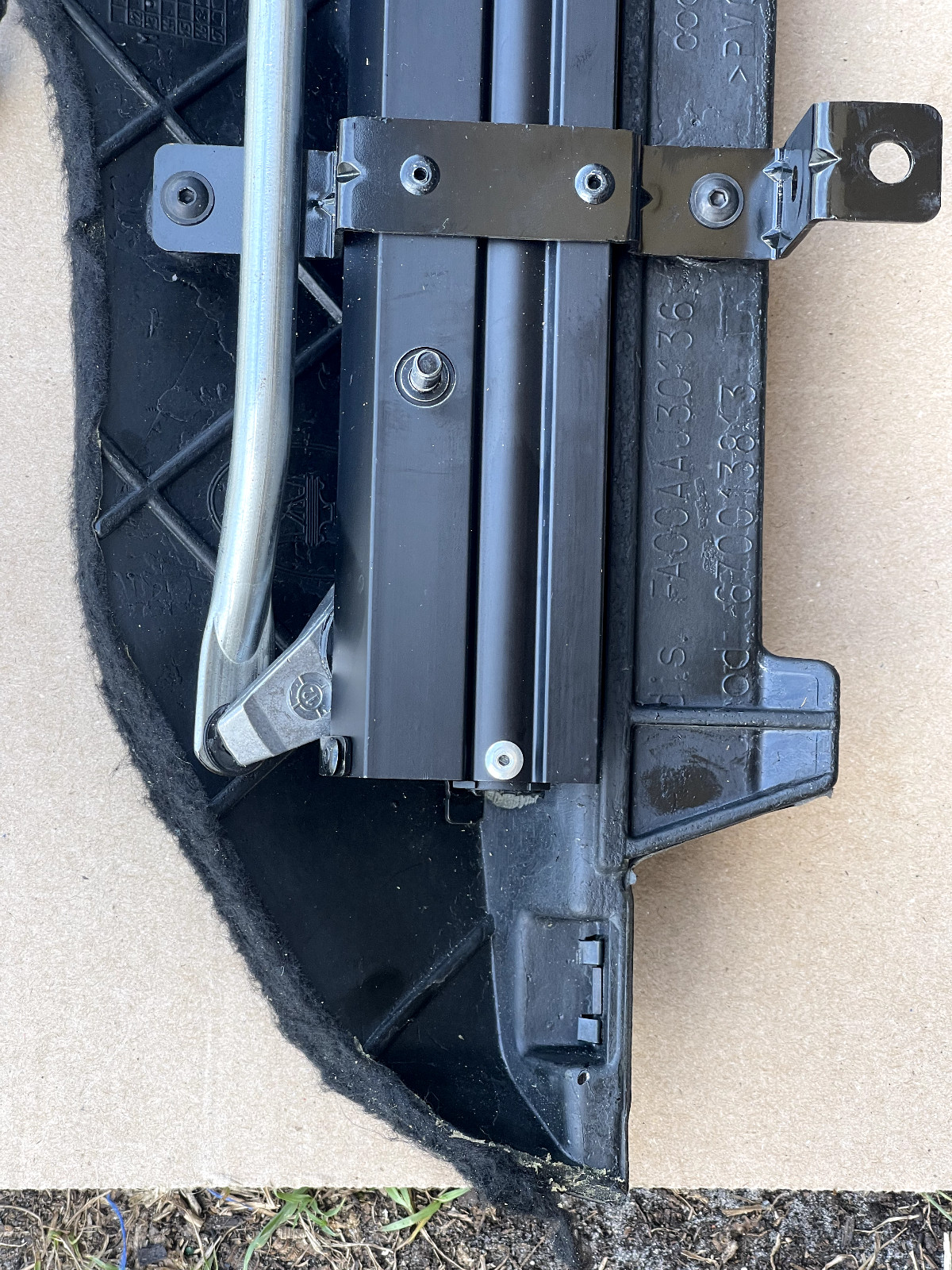 2018 MASERATI QUATTROPORTE REAR DECK PARCEL SHELF SUNSHADE & 3RD BRAKE LIGHT OEM