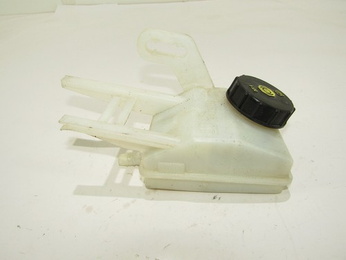 Brake fluid reservoir