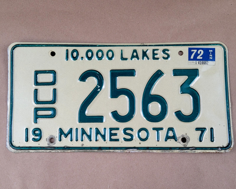 Pair of Duplicate 1971 Minnesota 10,000 Lakes License Plate 12"x 6" DUP 2563