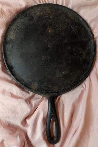 Griswold Slant Large Block Logo Cast Iron Griddle No. 9 w/ X Brace  739C