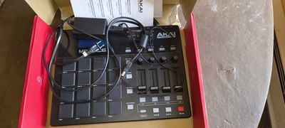 Akai Professional M P D 226 Midi Pad