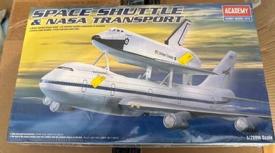 Academy Space Shuttle & NASA Transporter 1:288 Model Kit Boeing 747 NIB