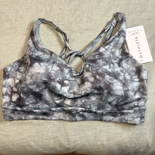Athleta crisscross sports bra Girls L, fits a... - Depop