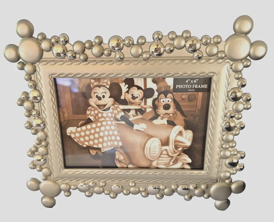 NUEVO Marco de fotos de metal tono plateado icono cabezas de Mickey Mouse parques Disney 4" x 6" Foto 3 de 3