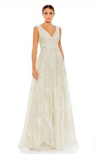 New Mac Duggal EMBROIDERED SLEEVELESS A LINE GOWN In Pearl Sz 4 $798