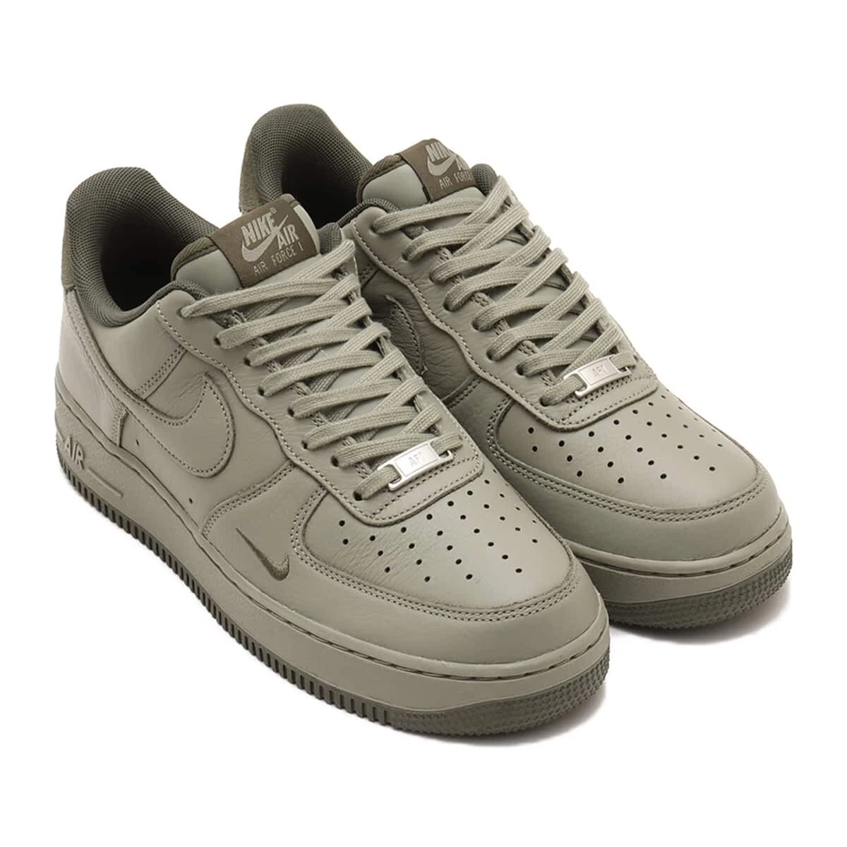 靴 NIKE AIR FORCE 1 '07 WB LIGHT ARMY Nike - Elevate your sneaker game with the trendy NIKE AIR FORCE 1