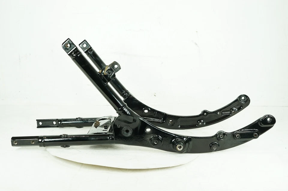 11 Harley Touring Street Glide Screamin Eagle Submarco trasero Submarco Riel trasero Foto 2 de 4