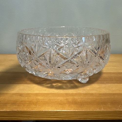Gorgeous Vintage 1960’s Hand Cut Etched Bohemian Crystal Three Footed Glass Bowl - Picture 5 of 24