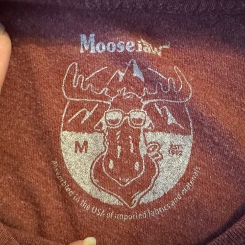 Moosejaw Graphic Mountain T-Shirt Mens Medium Maroon Retro Outdoor Tee USA Made - Picture 4 of 6