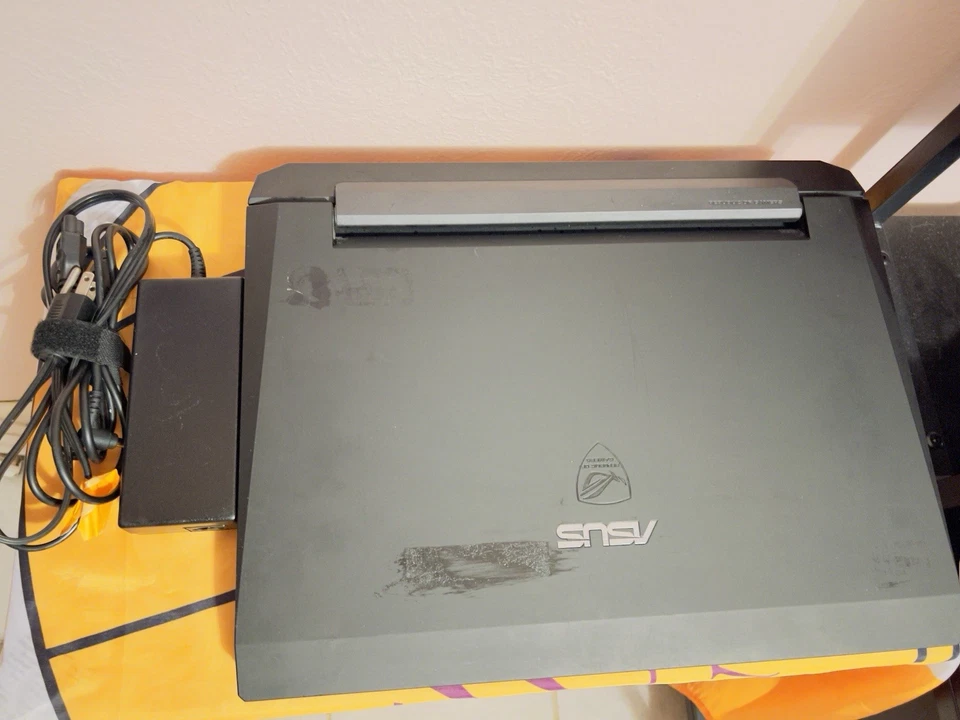 ASUS Gaming G74S I7 Powers On Charger Included Missing Battery - Image 2 of 4