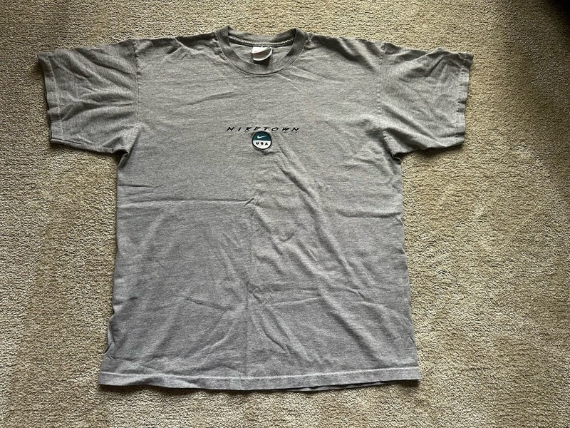 Vintage l90s Nike Town USA T-shirt Size L Made in USA