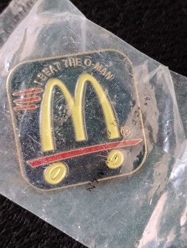 Spilla McDonald's Crew "I Best The O-Man" Ricompensa Archi d'Oro Retrò Vintage - Foto 1 di 3
