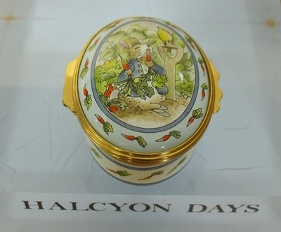 Halcyon Days / Peter Rabbit ''And Then He Ate Some Radieschen'' Emaille Box - 2''