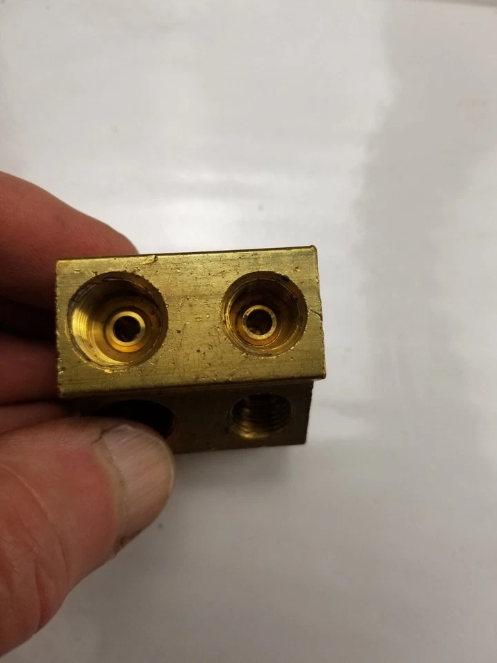 Eje trasero de unión de línea de freno OEM Ford C8TZ-2074-A Foto 4 de 4