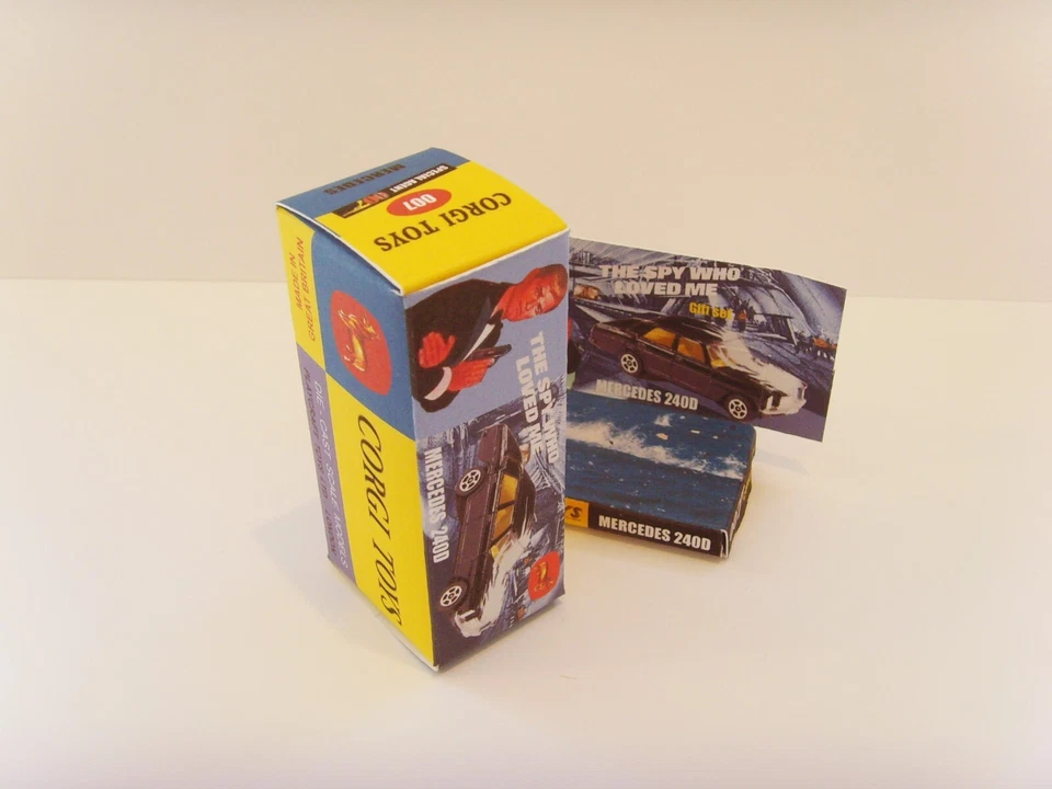 CORGI JUNIORS - JAMES BOND MERCEDES 240D- Spy Who Loved Me - Display box/ tray. - Image 3 of 4