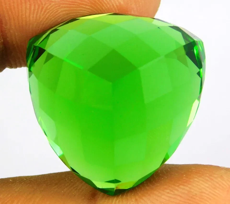 Green Peridot 92.45 Ct. Trillion Cut Faceted Loose Gemstone for Ring & Pendant - Image 4 of 4