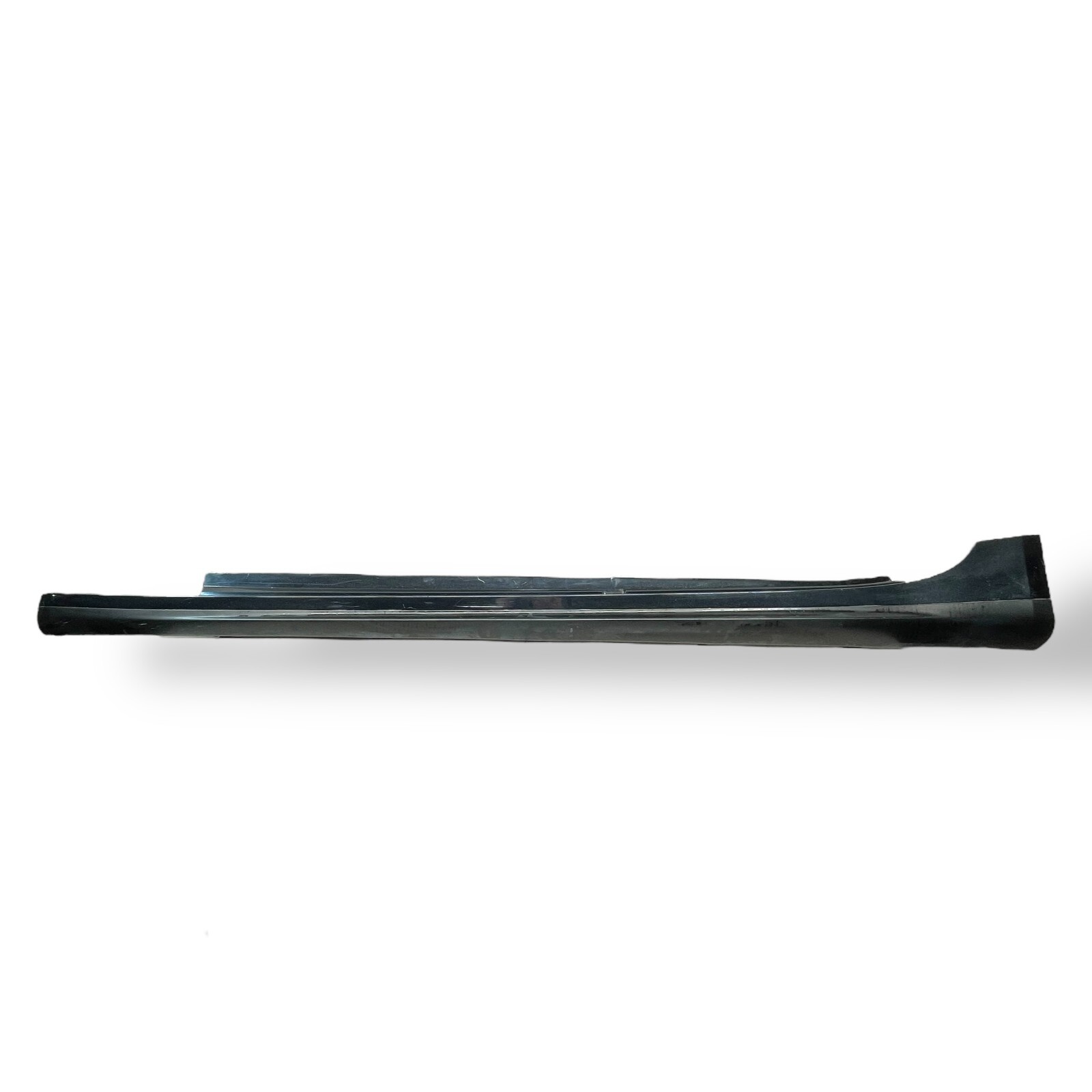 2013-2017 Maserati Quattroporte M156 Rocker panel left side skirt OEM 670010638