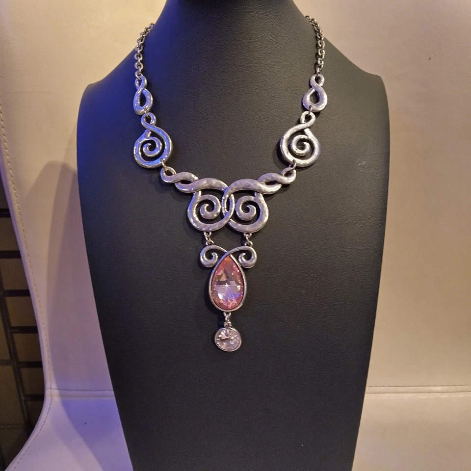 Collar babero de boda irlandés nupcial medieval celta cristal rosa plata y rosa 'H' S002 Foto 2 de 4