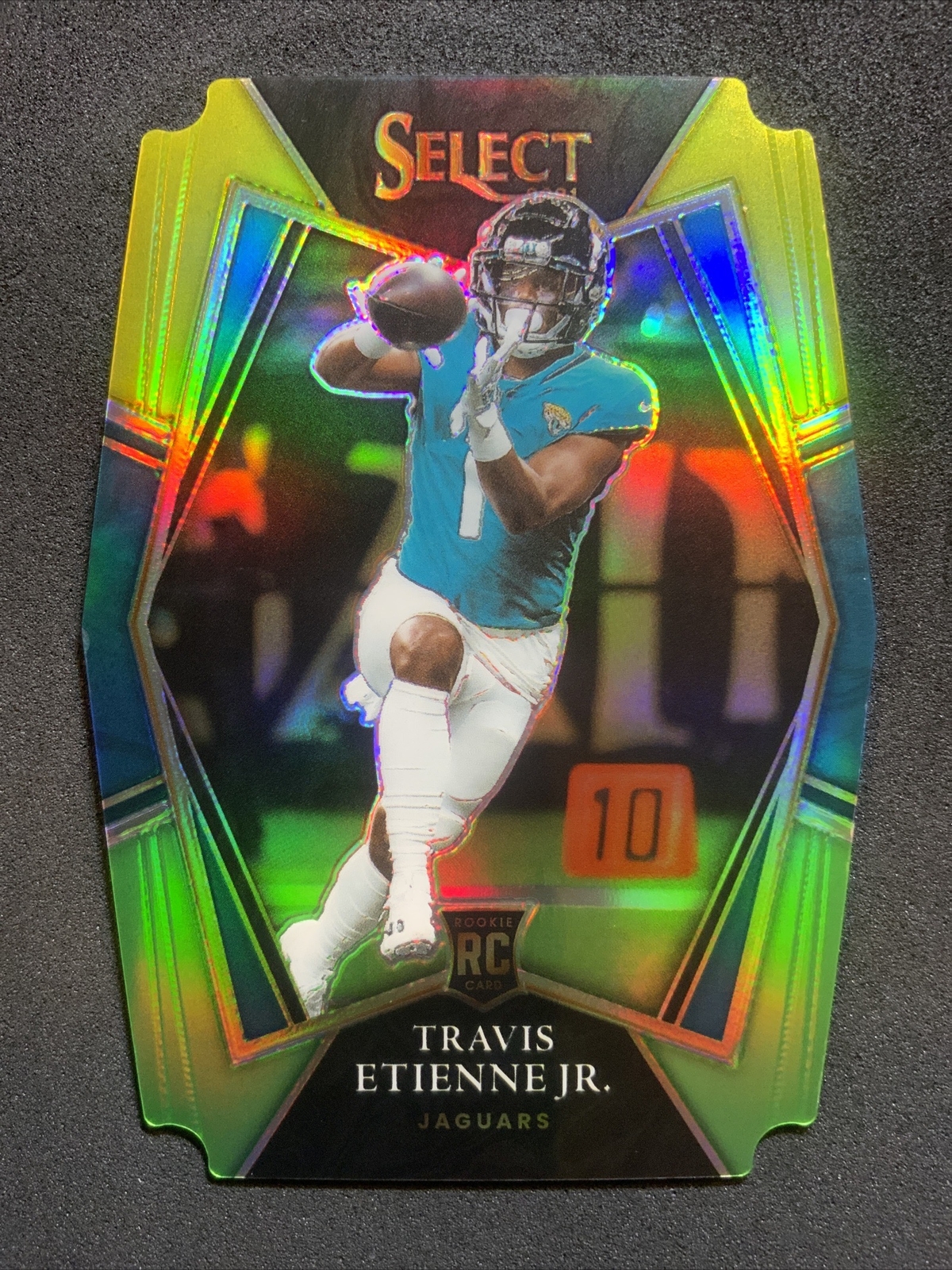 2021 Select Travis Etienne Jr Premier Level Green & Yellow Diecut Prizm RC #154