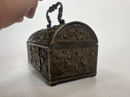 Antique Bronze Raised Relief Stamp Box Ggleykauf Nurnberg Germany - Picture 5 of 18
