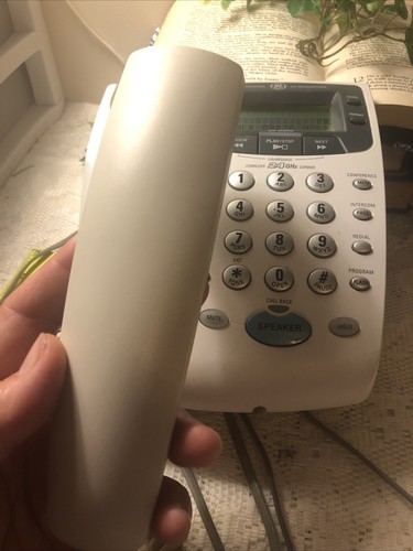 GE Digital Answerer/CID vivavoce 2,4 GHz telefono con cavo - Foto 4 di 10