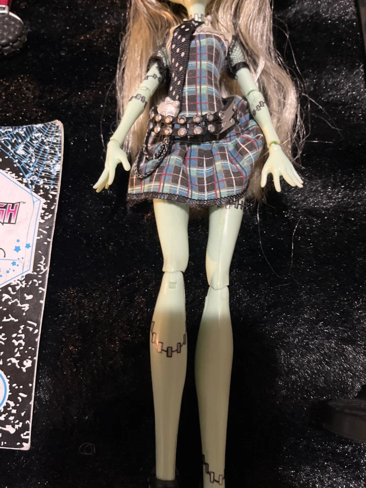 Muñeca Monster High 2009 Frankie Stein Foto 3 de 4