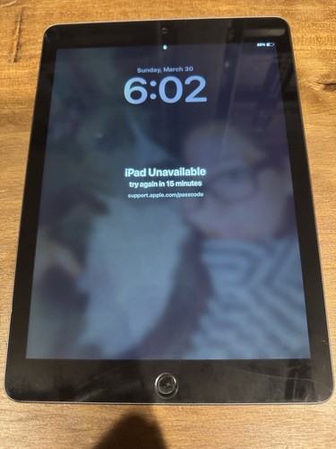 Apple iPad 6th Gen 32GB Space Gray 9.7" A1893 MR7F2LL/A WiFi Only - Picture 5 of 5