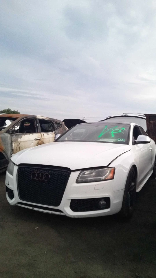 Used Front Right Fender fits: 2009 Audi S5 Front Right Grade A - Image 2 of 4