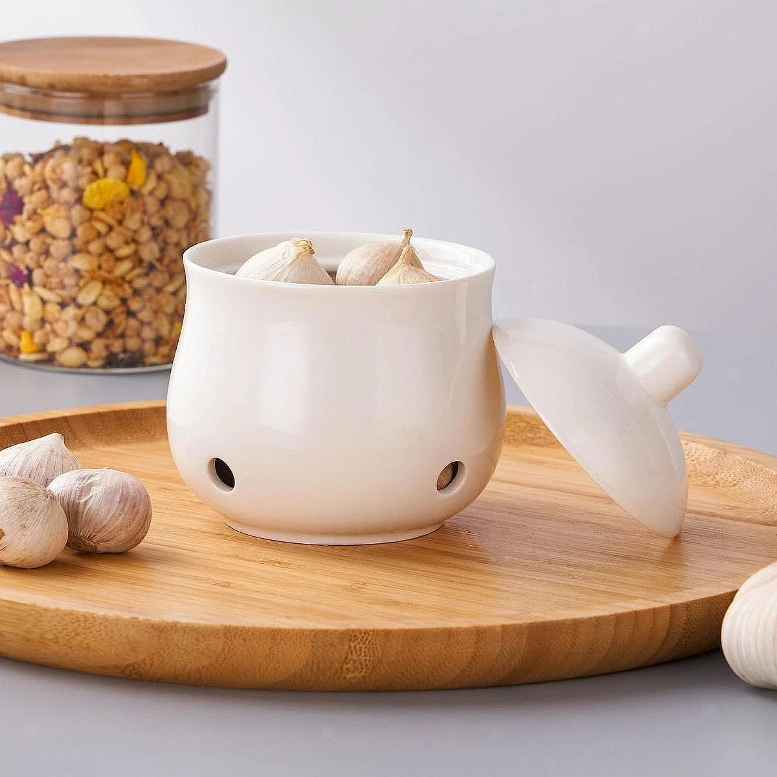 Garlic Keeper with Lid Keep Your Garlic Cloves Fresh Ventilated Farmhouse