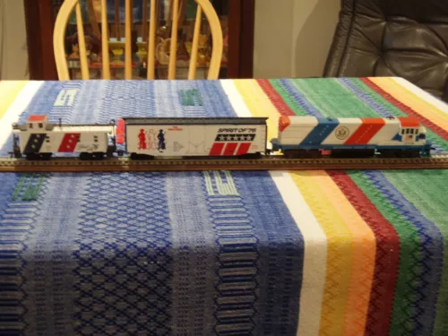 3-Unit American Bicentennial Spirit of '76 Model Train HO-Scale