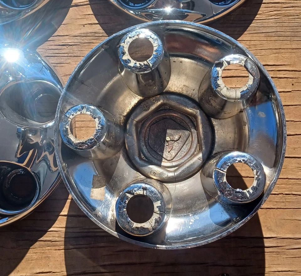 Juego de 4 tapas centrales Dodge Ram 1500, 1998-2001, cromo, número de pieza 52038915 Foto 3 de 3