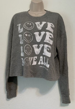 SmileyWorld Womens Gray "Love All" Cropped Distressed Crewneck Sweatshirt Size S