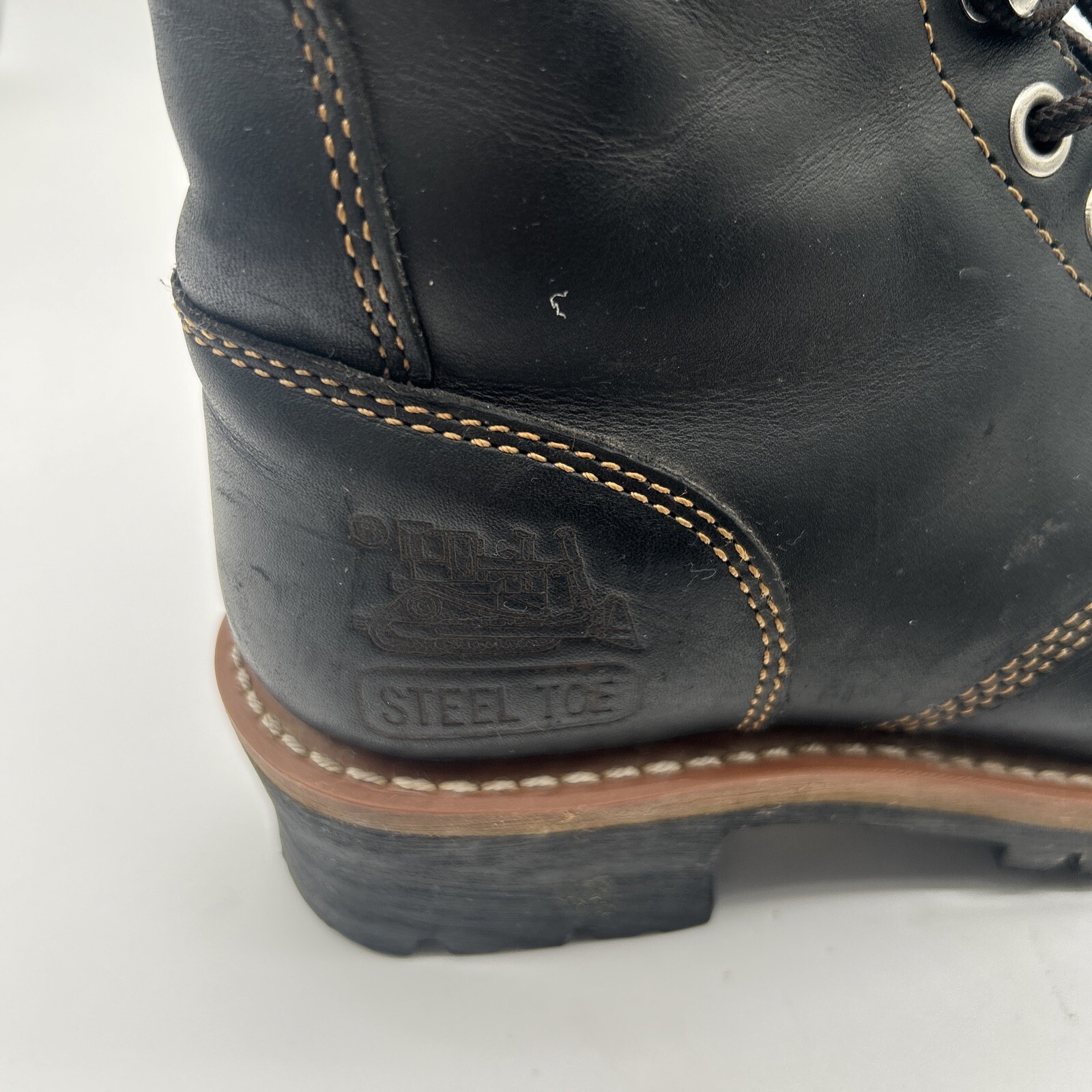 CAT Men's Fairbanks 8" Waterproof Steel Toe Leather Work Boot Size 7.5M