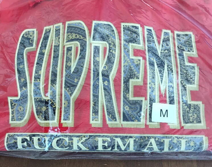 【93】supreme シュプリーム FUCK EM ALL ロゴ パーカー Supreme FW17 Paisley 
