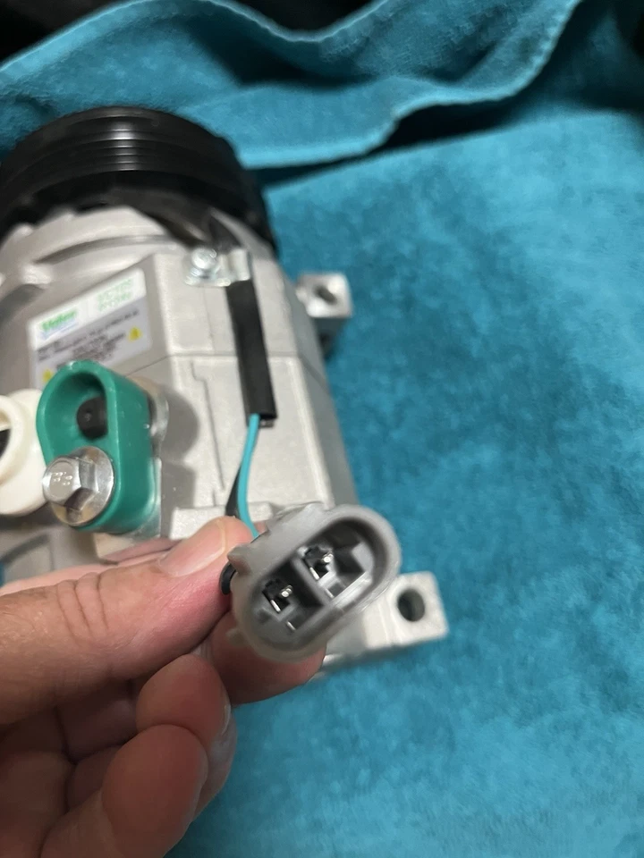 NUEVO - Compresor de aire acondicionado Valeo para Cadillac Escalade - Chevy Suburban 1500-PN#10000631 Foto 4 de 4