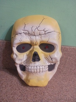 Skull Hanging Wall Easter Unlimited Fun Word Vintage DECOR ONLY NOT WORKING