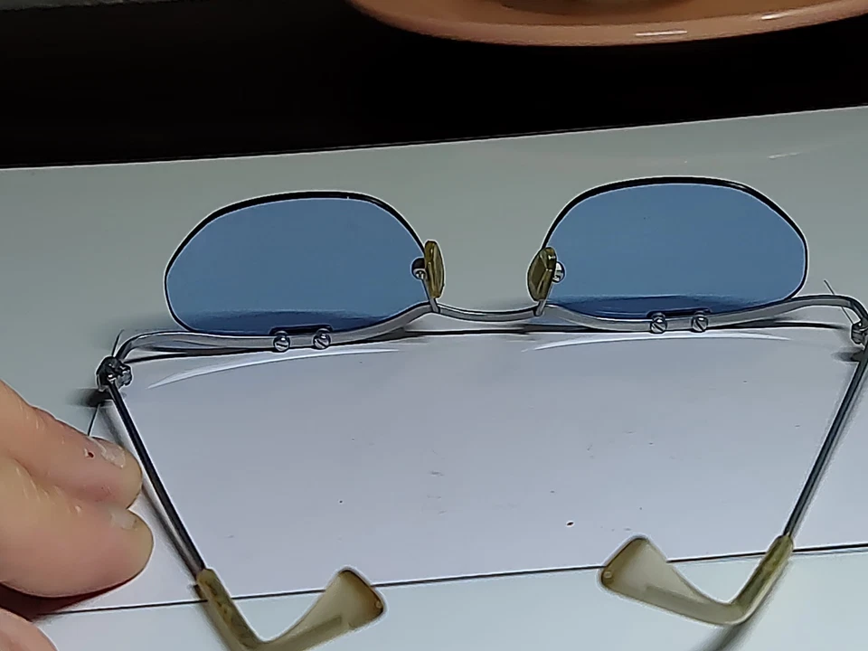 复古 Tommy Shades 型号 5100 银色无框黄油 00 浅蓝色镜头 1990 年代 — 第 2/4 张图片