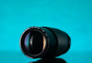 Minolta MD 75-200mm f/4.5 Manual Zoom Lens
