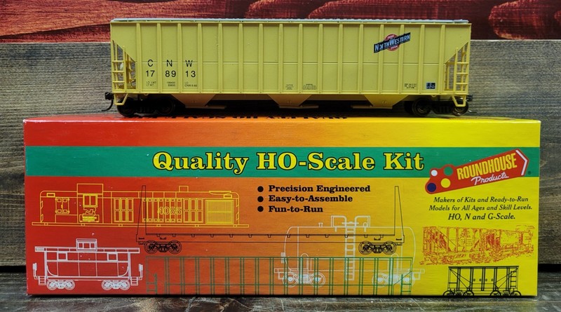 Roundhouse Products HO Guage FMC Grain Hopper Chicago & Northwestern (03524)