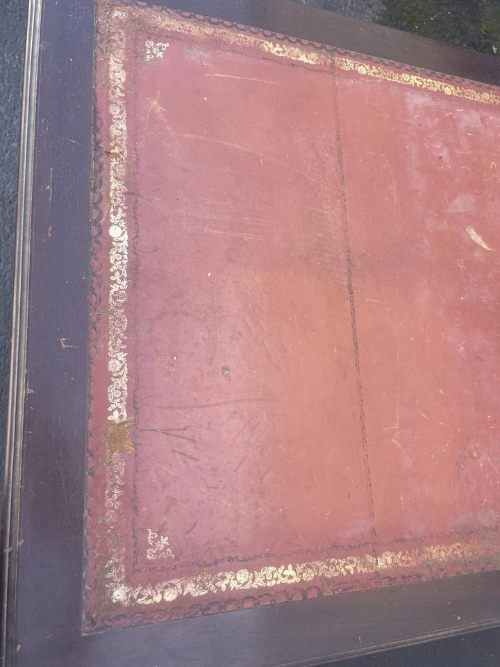 Mogno? Escrivaninha superior de couro secretária escritório gavetas pernas pés bronze - Imagem 3 de 4