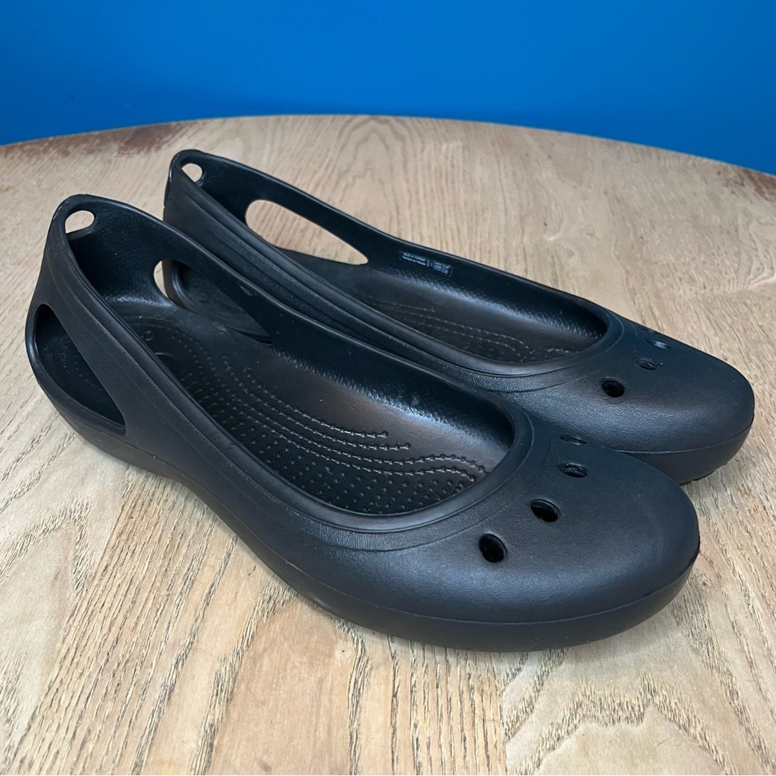 CROCS Kadee Black Ballet Flats Slip On Round Toe Cut Out Women’s Size 10