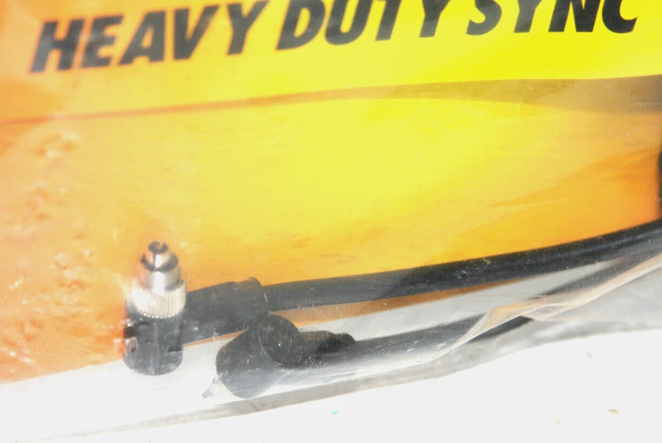 Paramount  Sync Cord CAT# V5-4C Vivitar to Nikon Screwlock NEW OLD STOCK - Image 4 of 4