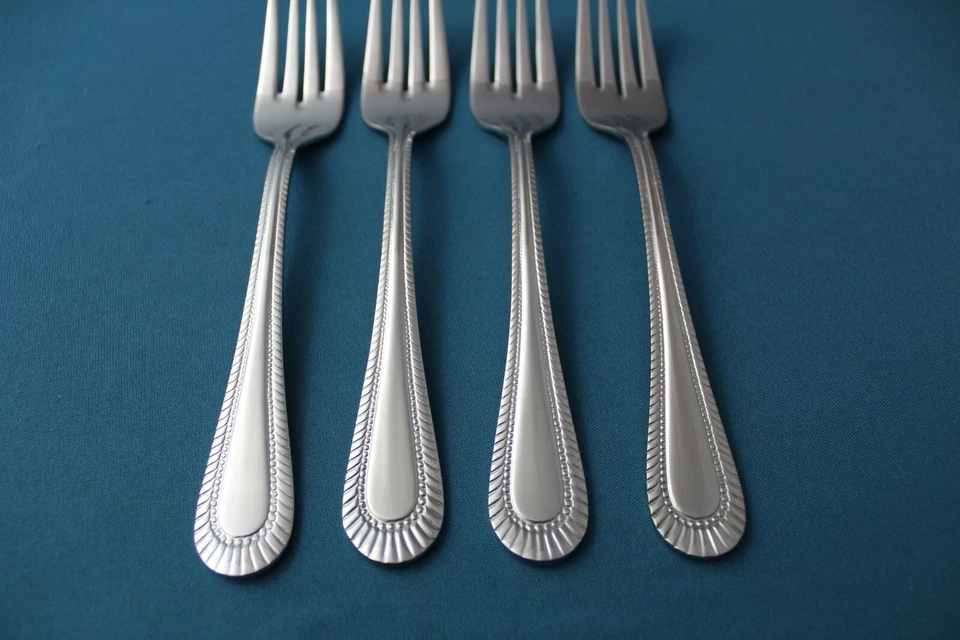 4 tenedores de ensalada Wallace WICKHAM brillante cuentas completas 18/10 acero inoxidable China NUEVO 7 1/8" Foto 2 de 4