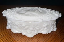 VINTAGE FOSTORIA WHITE MILKGLASS JENNY LIND CAMEO COVERED TRINKET BOX - 6 INCH